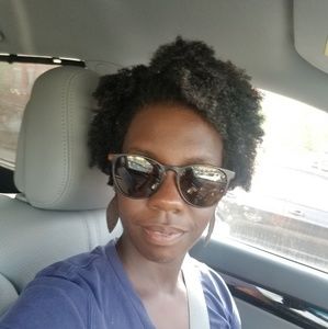 Meet your Posher, Tia